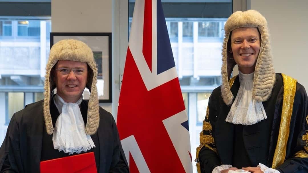 Robert Courts KC MP Sworn in 