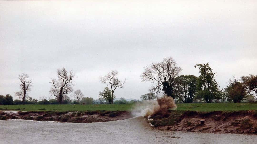 Legal challenge aims to halt growth of intensive poultry industry in River Severn catchment