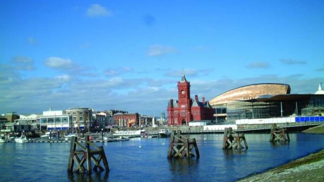 High satisfaction but gaps in legal access