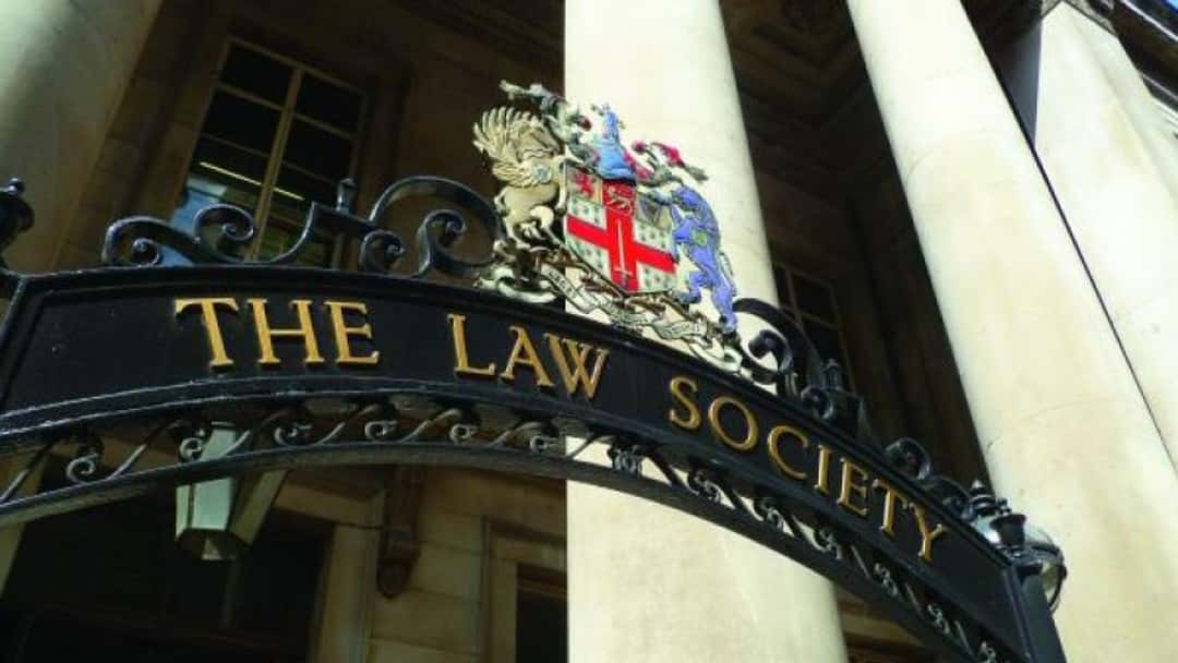 Law Society issues guide on AI risks