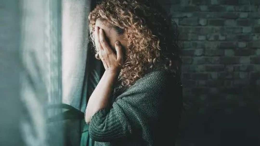 Love-bombing recognised as a sign of abuse