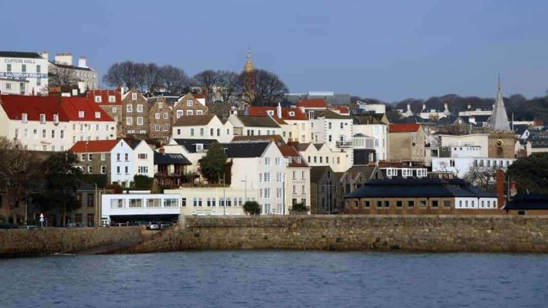 Guernsey servitudes and English easements: a brief comparison 