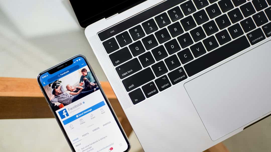 Law firms struggle with social media