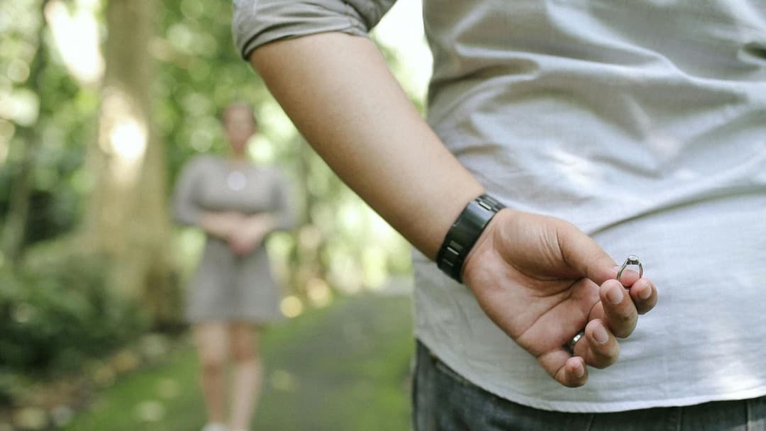 Study reveals UK marriages declining