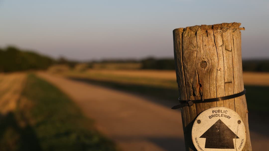 Continuous and non-continuous rights of way