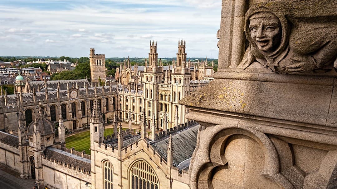 Oxford University tutors secure employee status