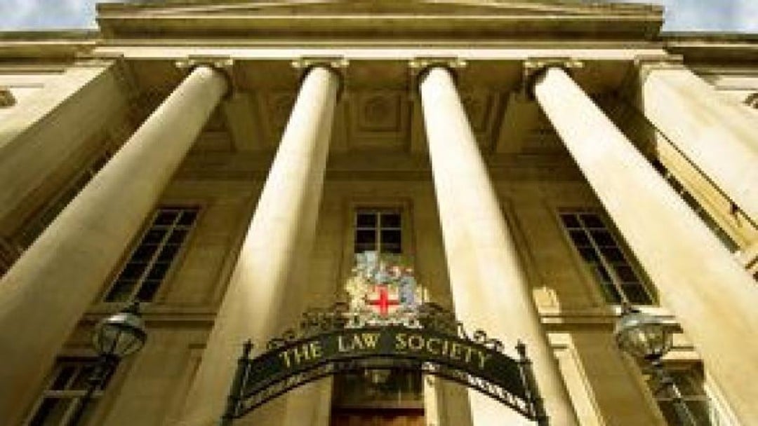 Aon offers indemnity package to CQS and Lexcel firms