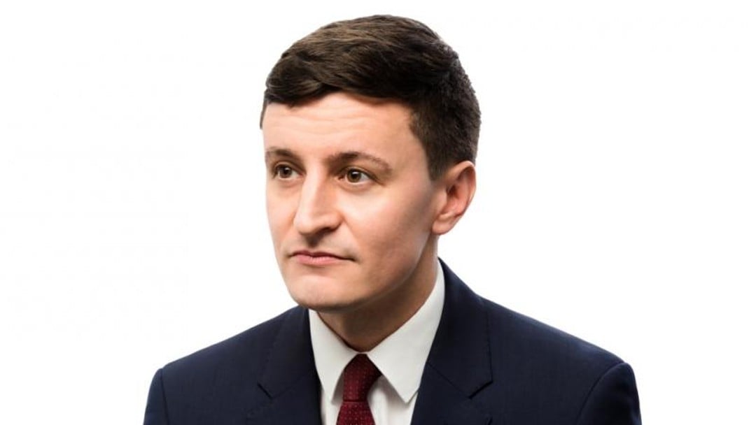 Jumping ship: Partners and fee earners first!