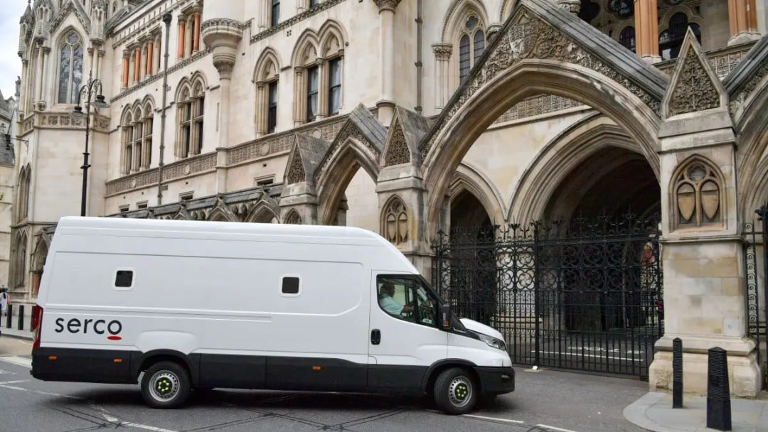 Government urged to bring prisoner transport back in-house