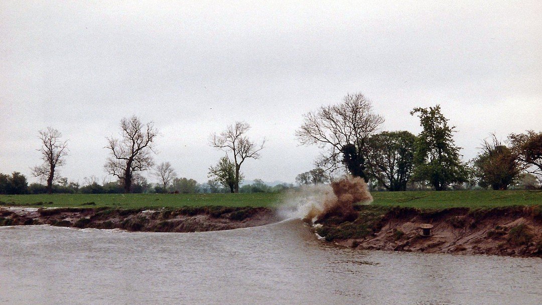 Legal challenge aims to halt growth of intensive poultry industry in River Severn catchment