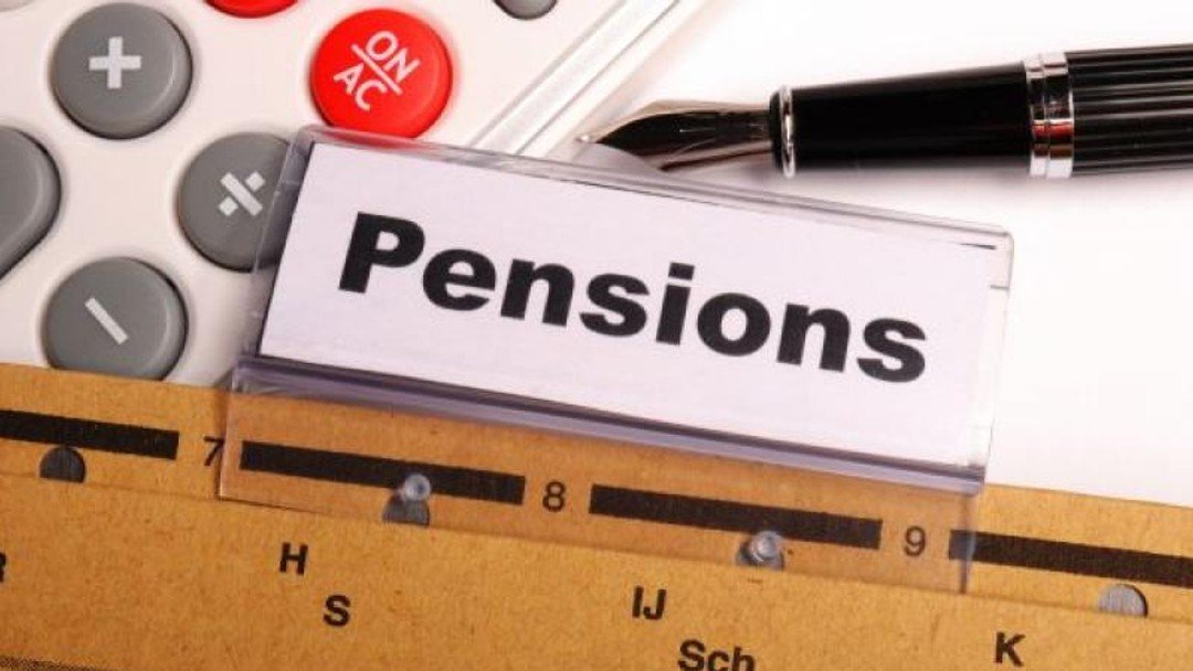 Only 8 per cent of employers offer defined benefit pension schemes