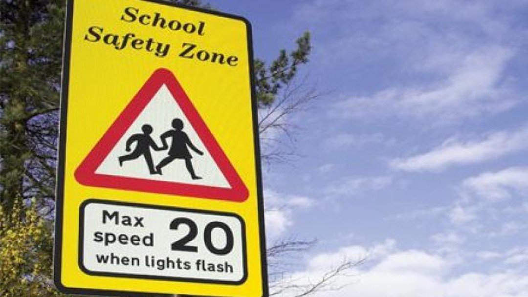 School traffic not covered by anti-nuisance covenant